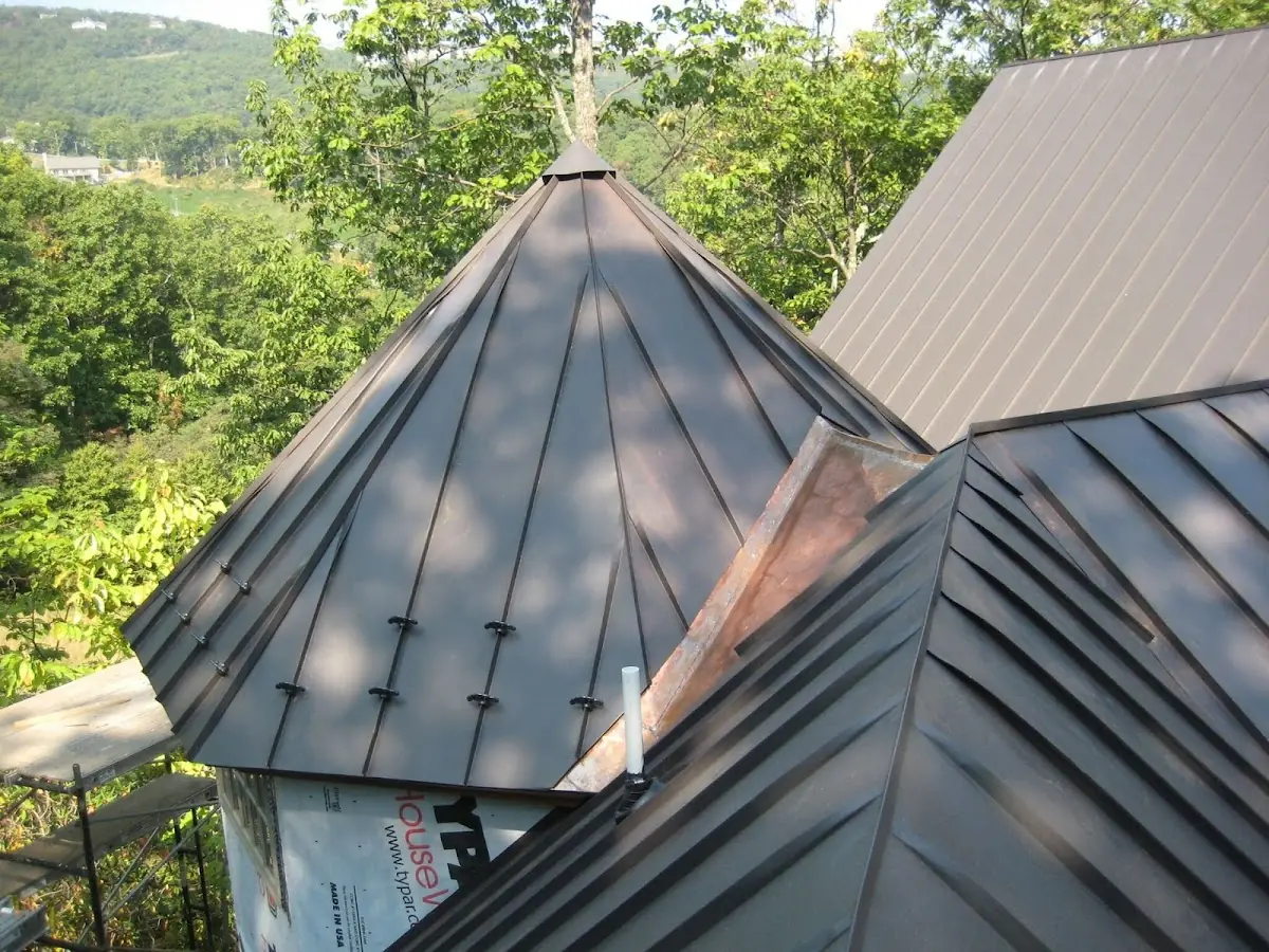 Professional Gutter Cleaning by Craftsman Roofing in Hilmar-Irwin